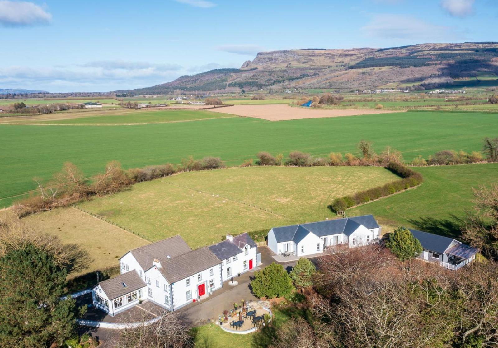 Willow House Bed & Breakfast And Orchard Studios Self Catering Limavady Exteriör bild